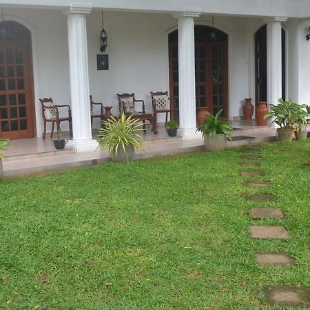 Kuma Beach Side Villa Wadduwa Exterior foto