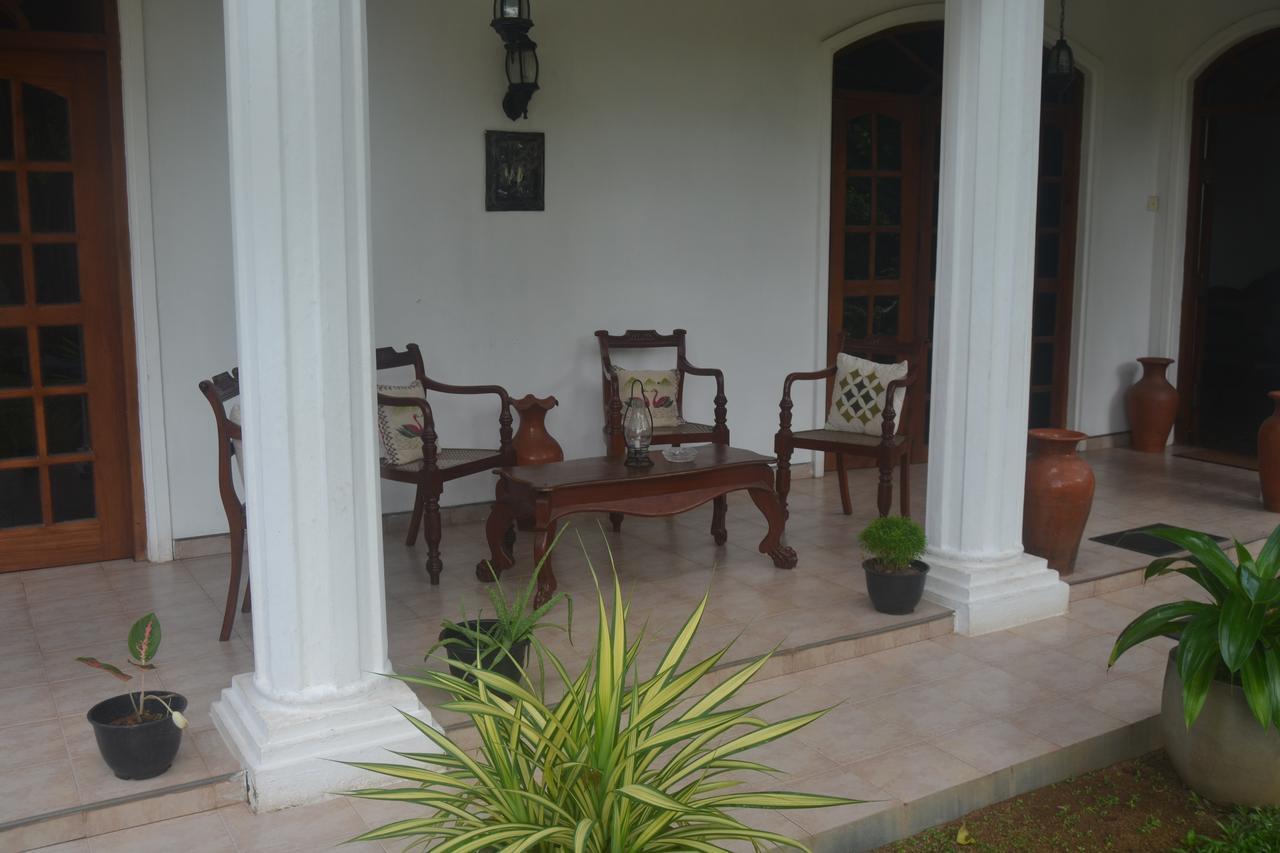 Kuma Beach Side Villa Wadduwa Exterior foto