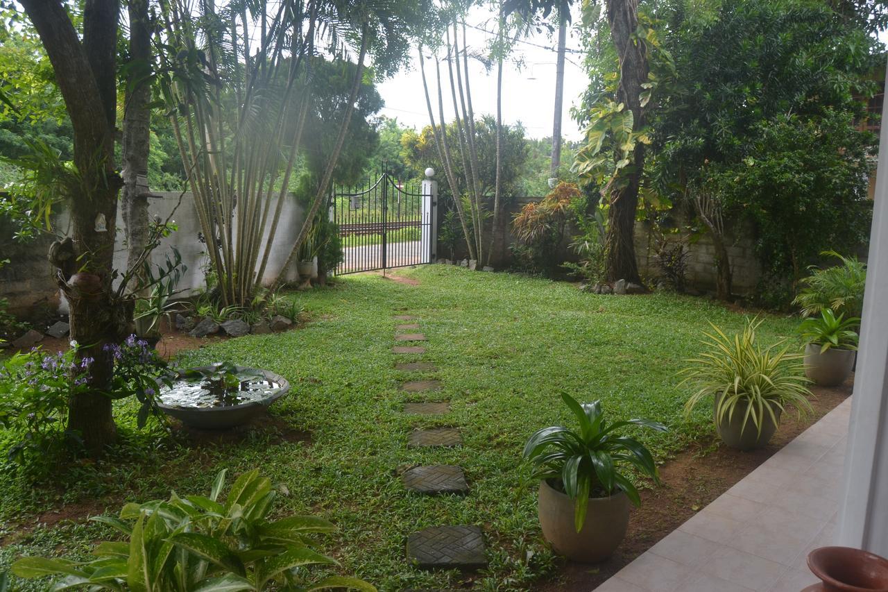 Kuma Beach Side Villa Wadduwa Exterior foto